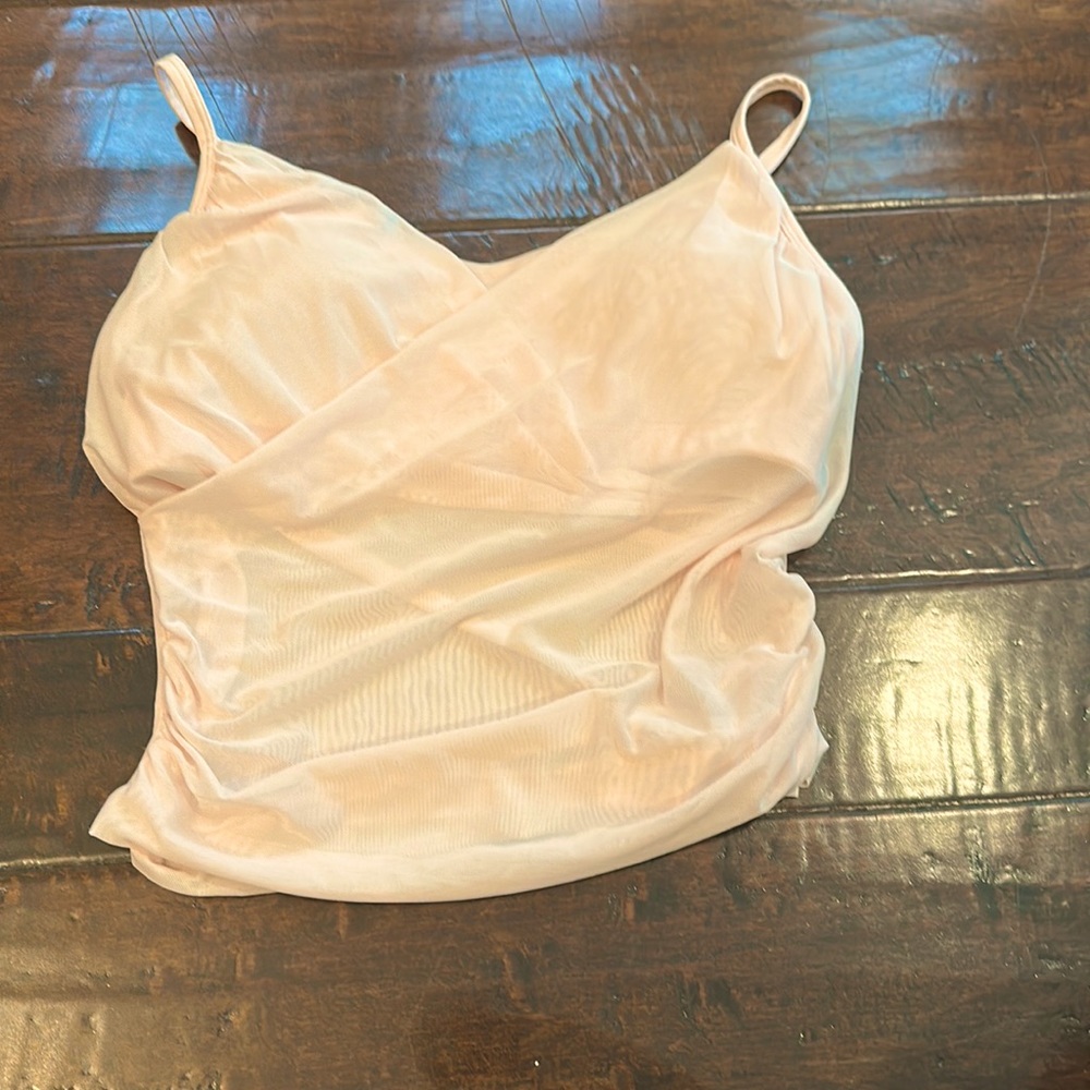 Fabletics pink tulle yoga top size small
